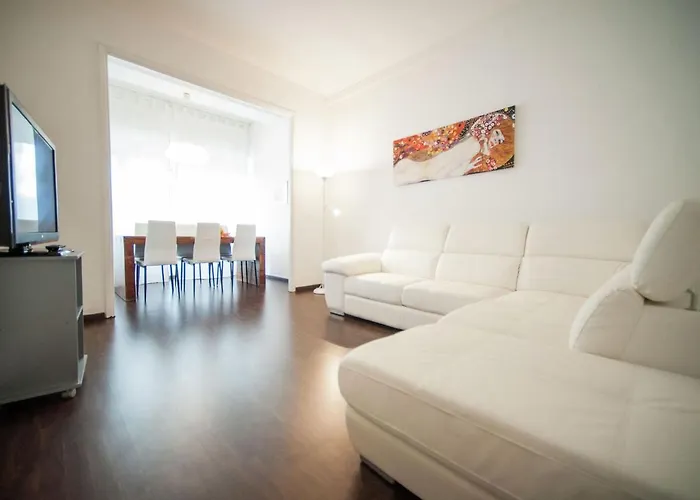 Base In The Appio Latino Apartment Rom