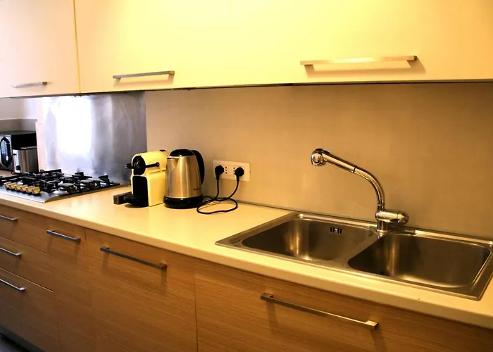 Apartment Base In The Appio Latino *