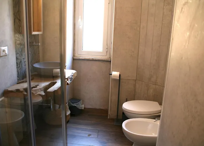 Apartment Base In The Appio Latino Rom