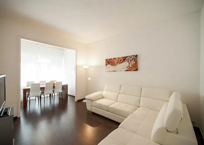 Base In The Appio Latino Apartment Rom